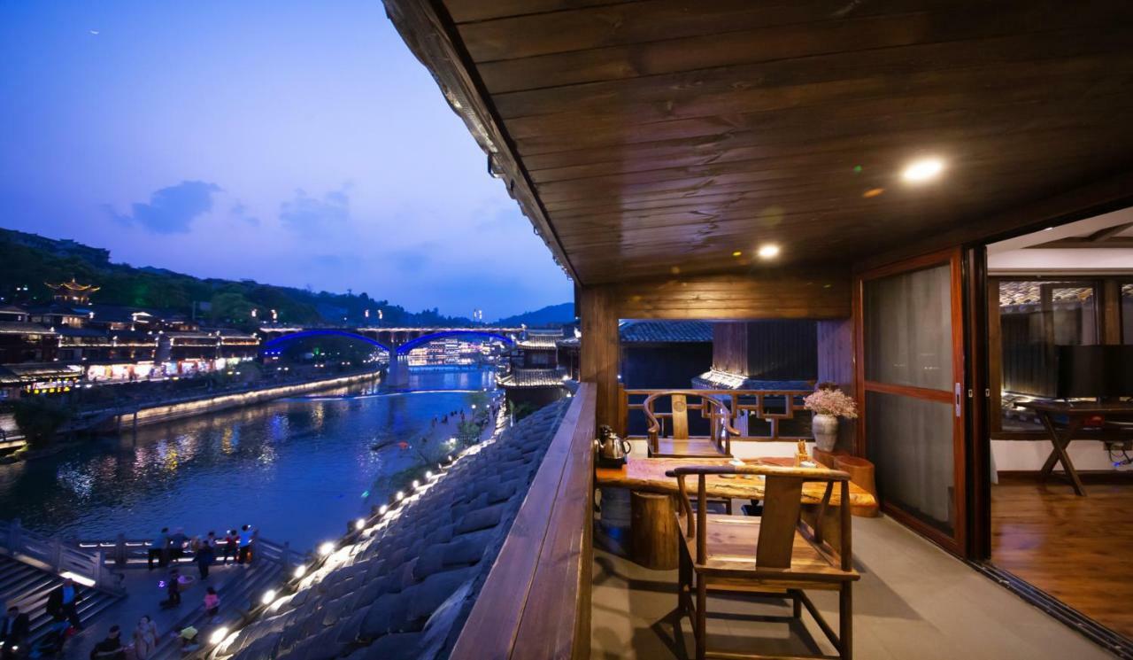 Fenghuang Slowly Time Inn Eksteriør billede