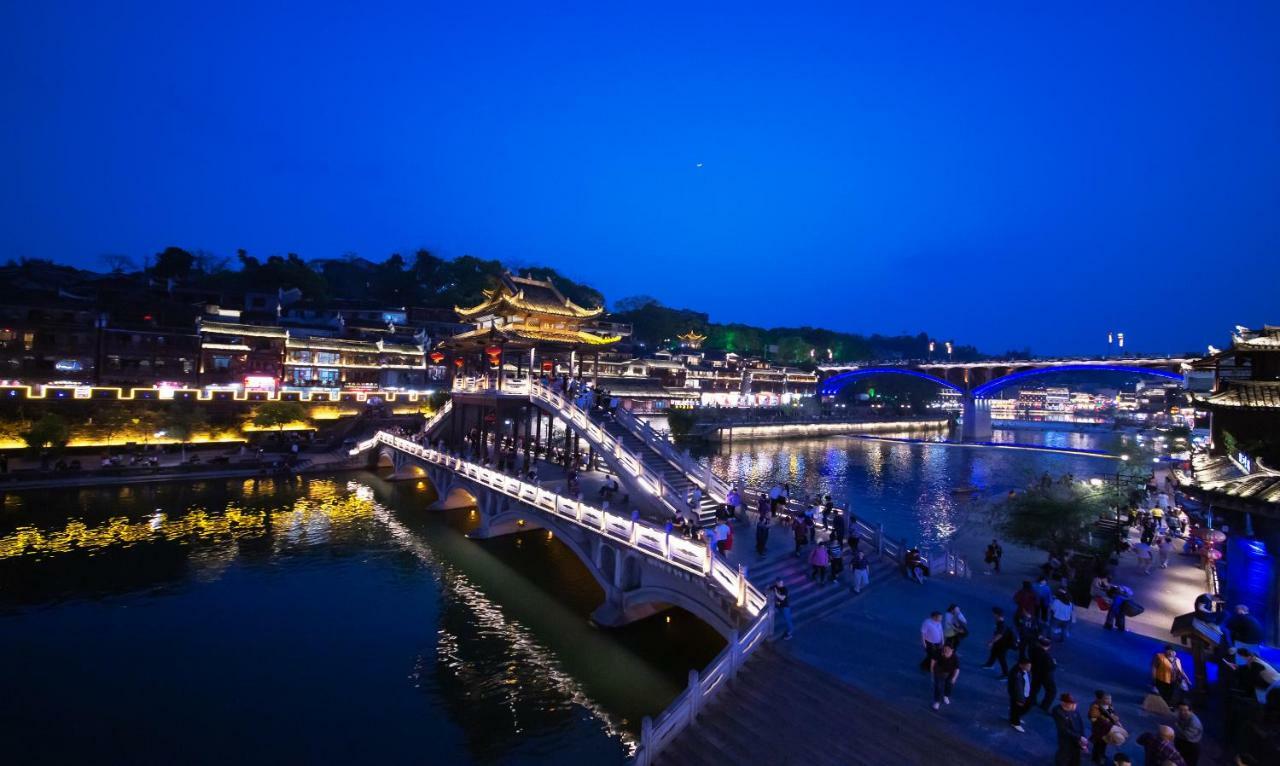 Fenghuang Slowly Time Inn Eksteriør billede