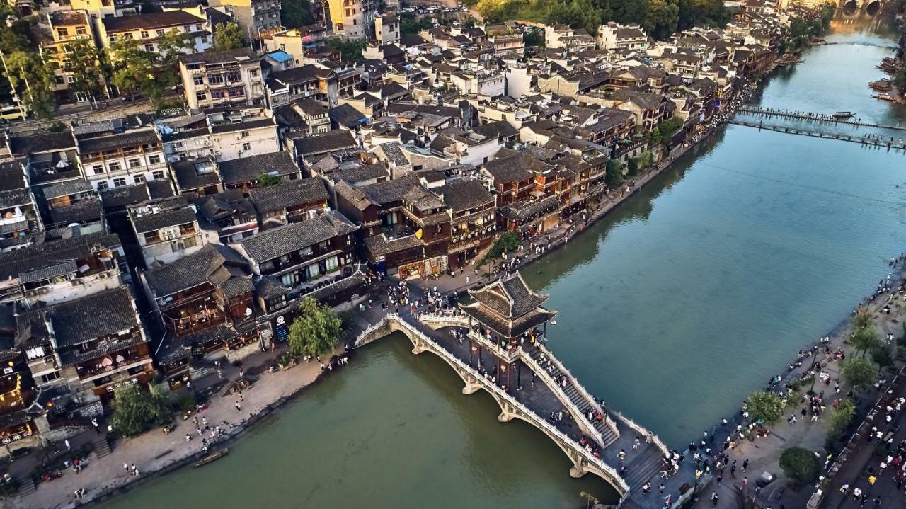 Fenghuang Slowly Time Inn Eksteriør billede